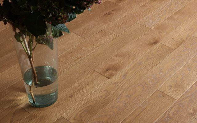 HS Oak (Soft Brown)